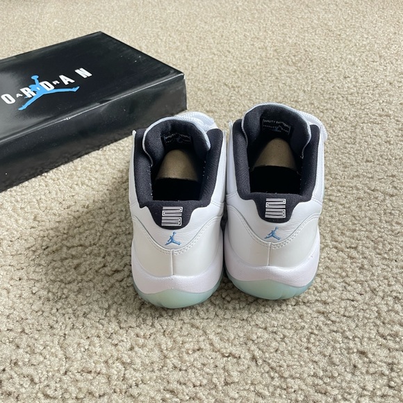 Jordan 11 Legend Blue GS (6Y) - Picture 2 of 6